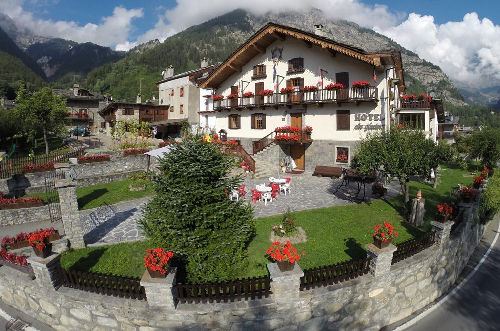 Hotel Des Glaciers กูร์มาเยอร์ ภายนอก รูปภาพ