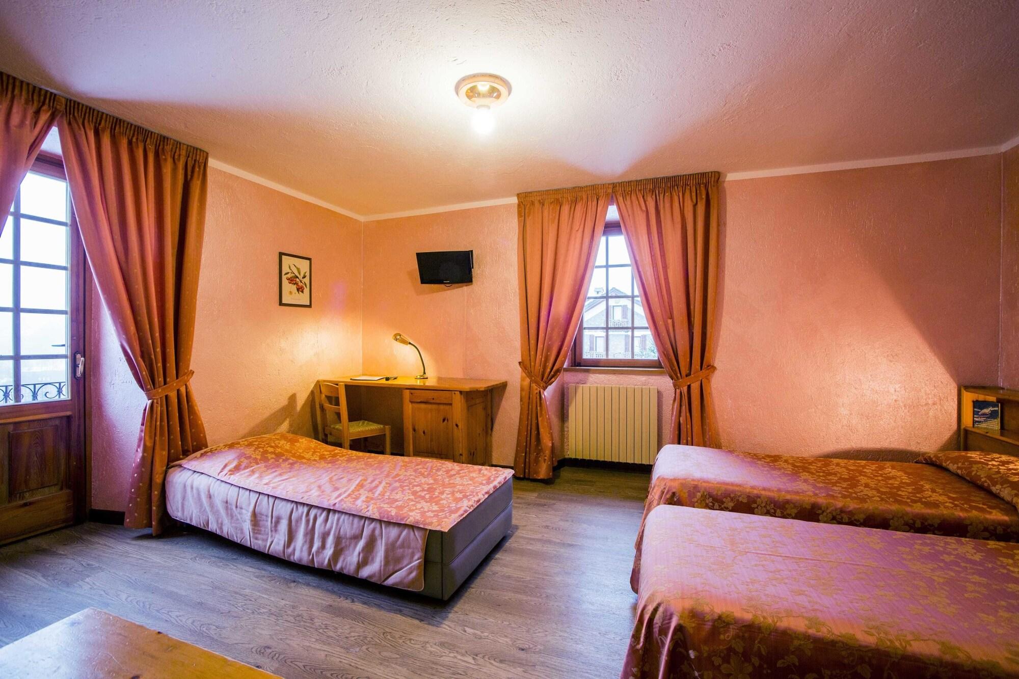 Hotel Des Glaciers กูร์มาเยอร์ ภายนอก รูปภาพ