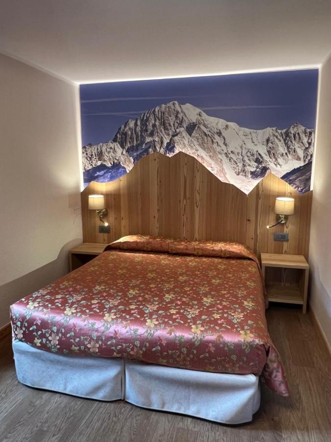 Hotel Des Glaciers กูร์มาเยอร์ ภายนอก รูปภาพ