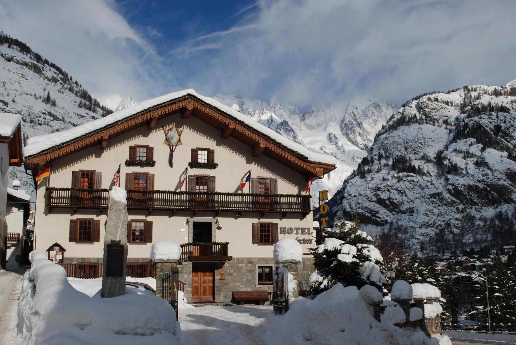 Hotel Des Glaciers กูร์มาเยอร์ ภายนอก รูปภาพ