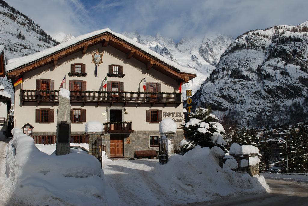 Hotel Des Glaciers กูร์มาเยอร์ ภายนอก รูปภาพ