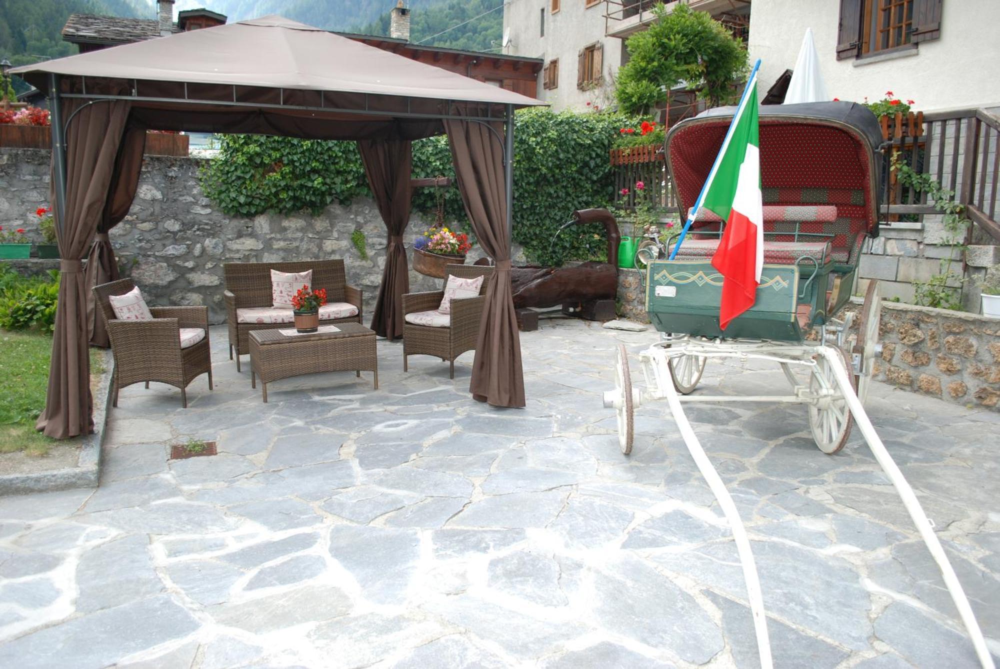 Hotel Des Glaciers กูร์มาเยอร์ ภายนอก รูปภาพ