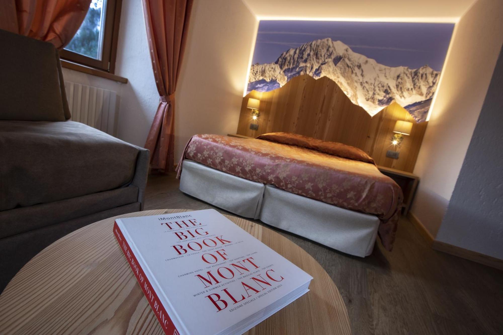 Hotel Des Glaciers กูร์มาเยอร์ ภายนอก รูปภาพ