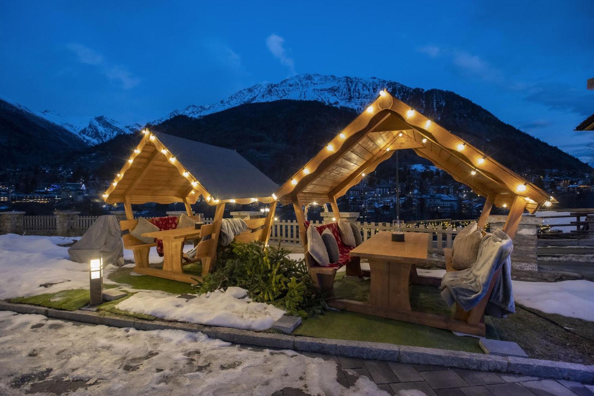 Hotel Des Glaciers กูร์มาเยอร์ ภายนอก รูปภาพ