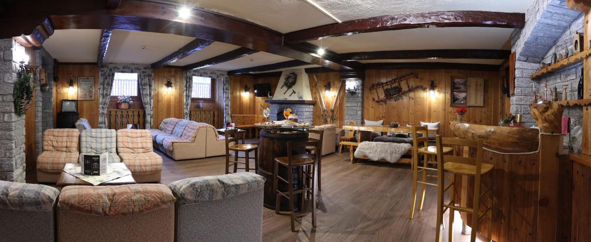 Hotel Des Glaciers กูร์มาเยอร์ ภายนอก รูปภาพ